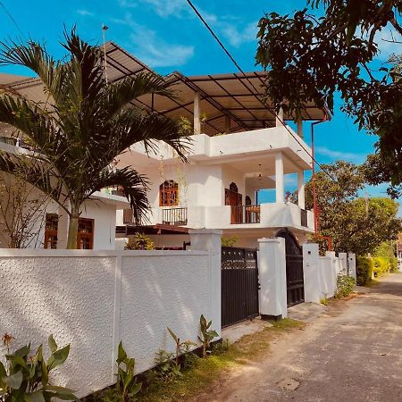 Airport Layover B&B Katunayake Exterior photo